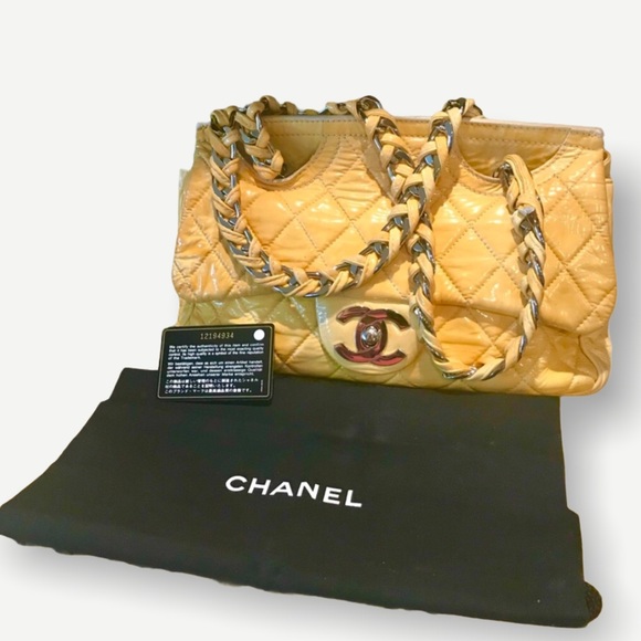 CHANEL Handbags - Chanel CC lock Flap Bubble Jumbo Chain Straps